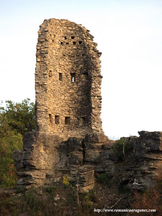 CASTILLO EN RUINAS SOBRE LA ORILLA IZQUIERDA DEL BARRANCO DE SAN JUAN